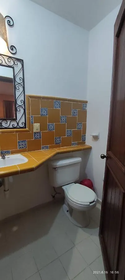 Alux Rooms Playa del Carmen 2*,  México